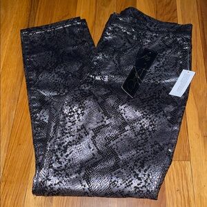 NWT DG2 by Diane Gilman Silver and Black Metallic Jeans.  Size 12.  Stretch.